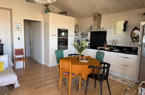 Ilot 11 Ski Chalet | Authentic chalet on stilts facing the sea (15 m) - 4-star services