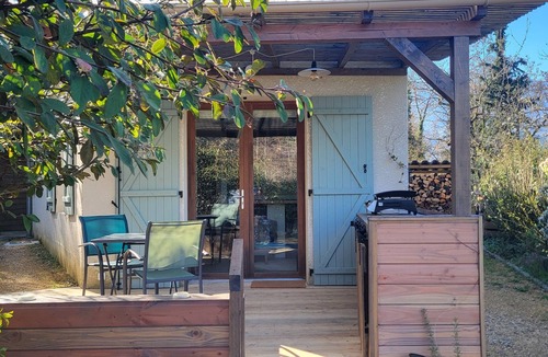 Saillans House | Authentic gîte, nature, calm, swimming pool, relaxation, activities and scents