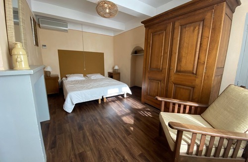 Aubignan House | Authentic Mas in Provence at the foot of Mont Ventoux with swimming pool