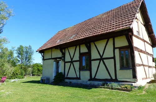 Diou Cottage | Authentic Sologne house with shared pool, garden and 3 bedrooms