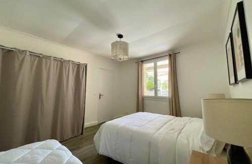 La Roque-sur-Pernes House | Authentic stone house in the heart of Provence