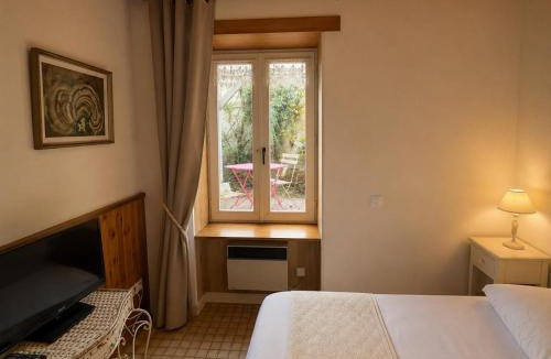 Saint-Honore-les-Bains Apartment | Aux Roses