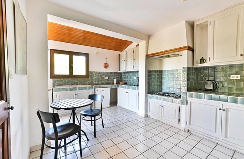Saint-Pierre-de-Vassols House | Awesome home in Saint-Pierre-de-Vassol