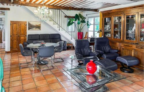 Venasque House | Awesome Home In Venasque