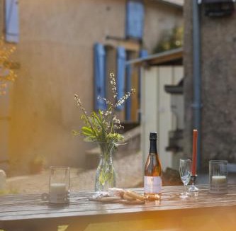Issy-l'Eveque House | B&B D'Issy