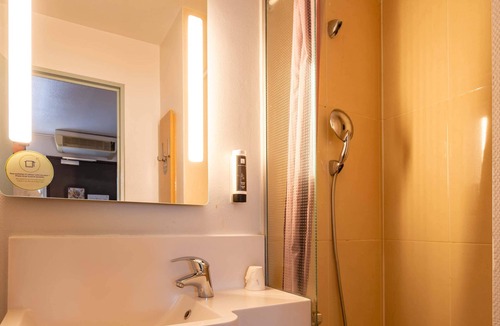 Gieres Hotel | B&B HOTEL Grenoble Université 1