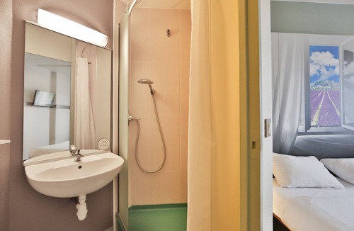 Les Tourrettes Hotel | B&B HOTEL Montélimar Nord