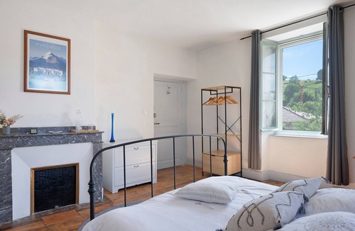 Montgaillard-de-Salies Bed & Breakfast | Baladous Guest Room – Arbas with Shared Terrace, Wi-Fi, and Air Conditioning