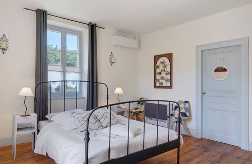 Montgaillard-de-Salies Bed & Breakfast | Baladous Guest Room – Arbas with Shared Terrace, Wi-Fi, and Air Conditioning
