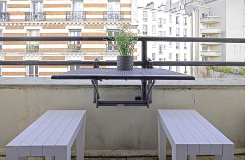 Combat Apartment | Balcony studio near Buttes Chaumont