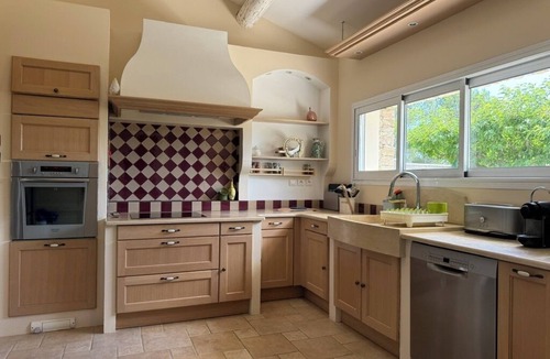 L'Isle-sur-la-Sorgue House | "Bastide des Oliviers - St-Antoine - L'Isle-sur-la-Sorgue - rated 4*.