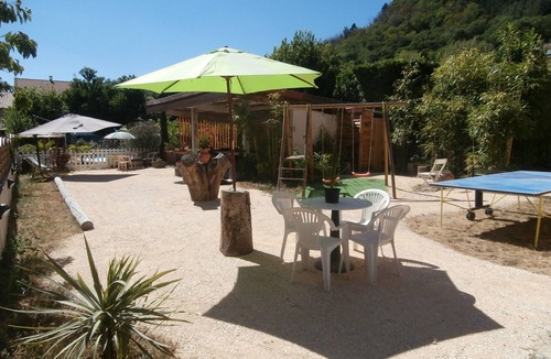 Thueyts House | Bastide Familiale 15 pers river at 800m 7 bedrooms/6 bathrooms/8 WC private swimming pool