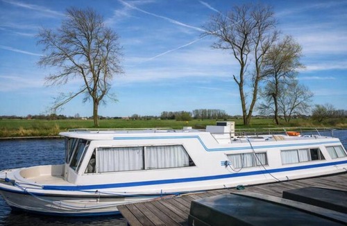 Saint-Usage Boat Rental | Bateau 8 Pers avec Terrasse Tout Confort