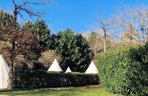 Bagneaux-sur-Loing Cabin | Baudelaire 1-Room Travel Trailer for 2 People