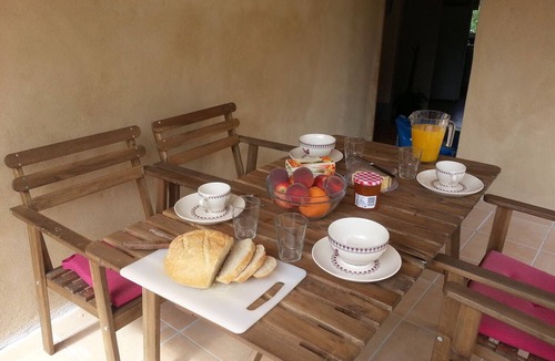 Saint-Pierre-de-Vassols House | Beautiful location in a hamlet in the middle of nature