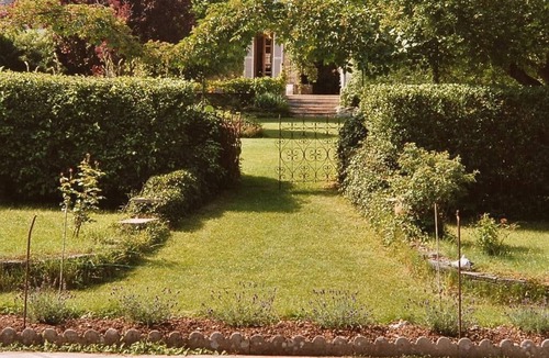 Crain House | Beautiful 1850 Maison bourgeois with private pool, between Chablis and Beaune