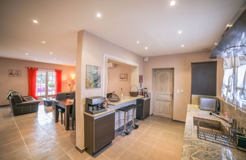 Carpentras Villa | Beautiful and comfortable villa superb heated pool