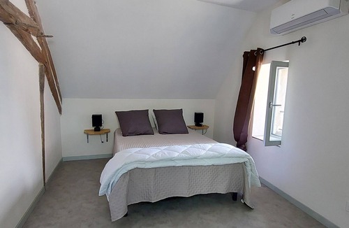 Pesmes Apartment | Beautiful apartment in the heart of the village