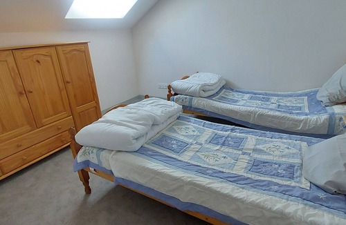 Pesmes Apartment | Beautiful apartment in the heart of the village