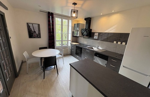 Villejuif Apartment | Beautiful duplex apartment for 5 people 5 minutes from IGR metro station 14 and Paris 10 minutes away