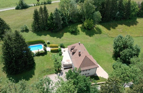 Ney House | Beautiful family house in the typical Jura area. T