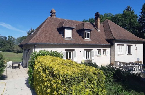 Ney House | Beautiful family house in the typical Jura area. T