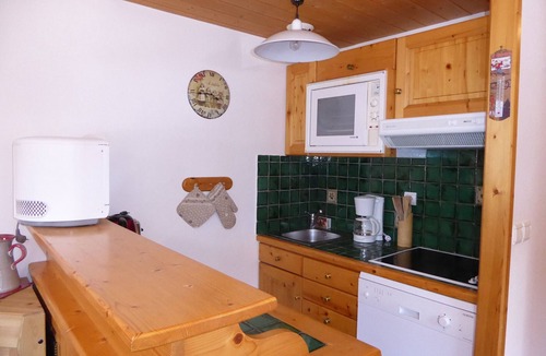 Pralognan-la-Vanoise Apartment | Beautiful apartment in Pralognan center with parking