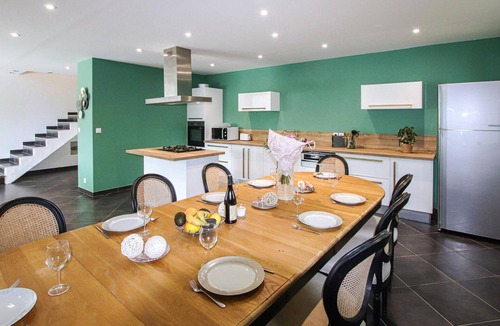 Suze-la-Rousse House | Beautiful home in Suze-La-Rousse