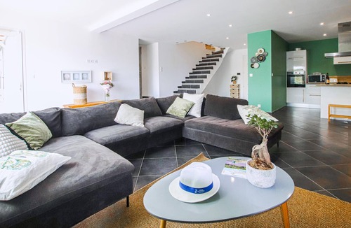 Suze-la-Rousse House | Beautiful home in Suze-La-Rousse
