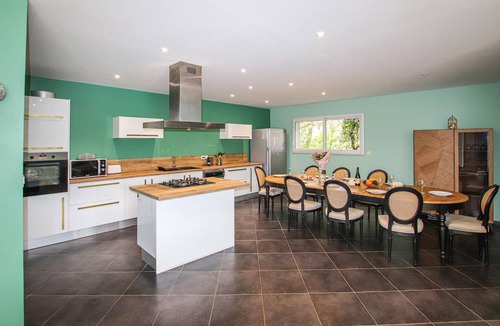 Suze-la-Rousse House | Beautiful home in Suze-La-Rousse