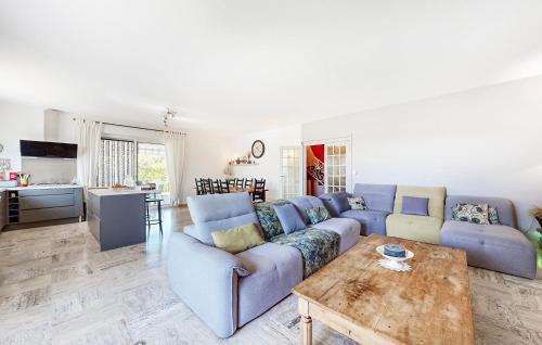 Lamotte-du-Rhone House | Beautiful Home In Lamotte Du Rhone