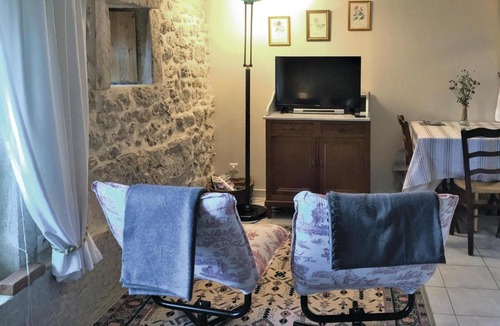 Grignan House | Beautiful home in Grignan with WiFi and Outdoor swimming pool