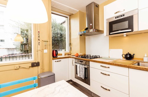 Gare House | Beautiful, large house in a wooded garden