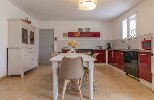 Saint-Didier Villa | Beautiful private villa for 6 guests with private pool, A/C, WIFI, TV and patio
