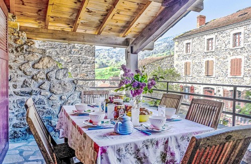 Blassac House | Beautiful private villa for 6 guests with WIFI, TV, terrace and pets allowed