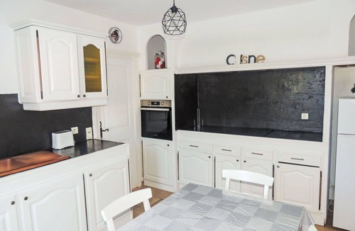 Mazan Villa | Beautiful private villa for 6 people with WIFI, A/C, private pool, TV, terrace and pets allowed