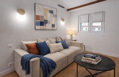 Belleville Apartment | Beautiful renovated apartment with AC - Paris East