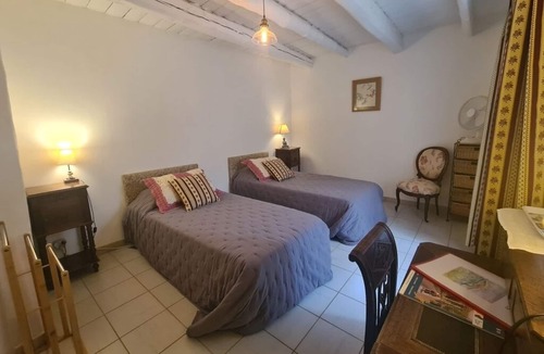 Le Teil House | Beautiful renovated farm in calm countryside with salted water swimming pool