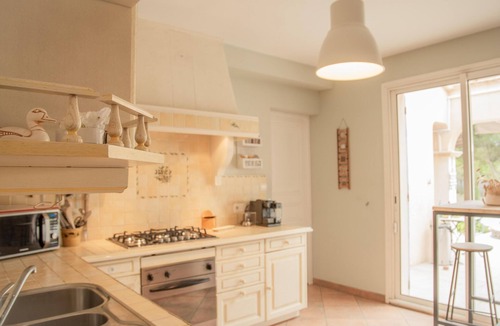 La Roque-sur-Pernes Villa | Beautiful villa with pool close to Mont-Ventoux