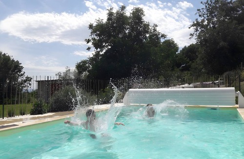 Hauterives Bed & Breakfast | Bed and Breakfast 'Canard' with Shared Pool, Shared Garden and Wi-Fi