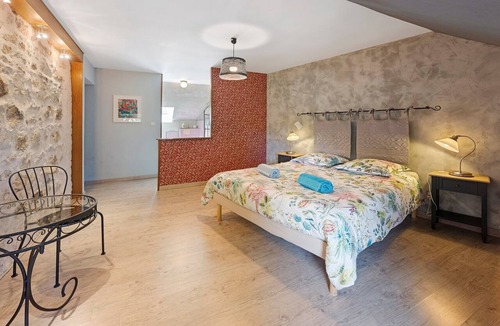 Chardonnay Bed & Breakfast | Bed and Breakfast 'Escargot Achatina' with Shared Pool, Shared Terrace and Wi-Fi
