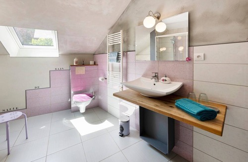 Chardonnay Bed & Breakfast | Bed and Breakfast 'Escargot Achatina' with Shared Pool, Shared Terrace and Wi-Fi