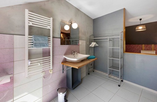 Chardonnay Bed & Breakfast | Bed and Breakfast 'Escargot Achatina' with Shared Pool, Shared Terrace and Wi-Fi