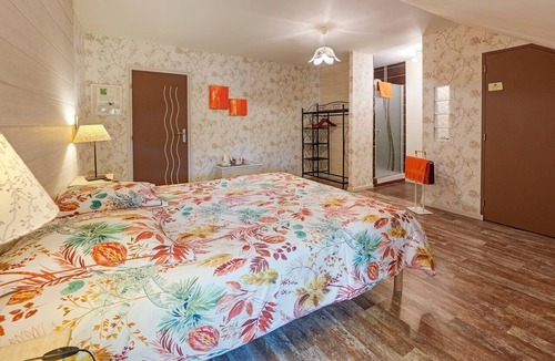 Igornay Bed & Breakfast | Bed and Breakfast 'Escargot De Bourgogne' with Shared Pool, Shared Terrace and Wi-Fi