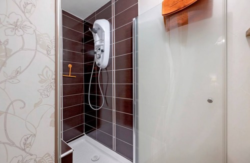 Igornay Bed & Breakfast | Bed and Breakfast 'Escargot De Bourgogne' with Shared Pool, Shared Terrace and Wi-Fi