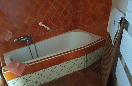 Hauterives Bed & Breakfast | Bed and Breakfast 'Papillon' with Shared Pool, Shared Garden and Wi-Fi