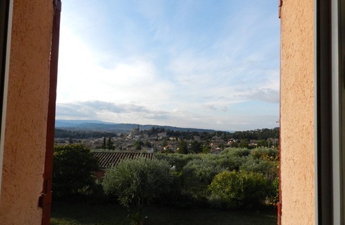 Bedoin House | Bédoin, village and tranquility 3 bedroom villa, garden, private pool