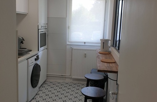 Devant-les-Ponts Apartment | Bel Appart Le Rousseau in Metz parking + free wifi + close to amenities