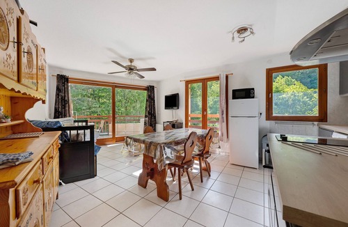 Aigueblanche Apartment | “Bel Appartement Au Calme” with Balcony and Wi-Fi