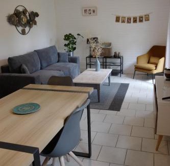 La Begude-de-Mazenc Apartment | Bel appartement avec jardin